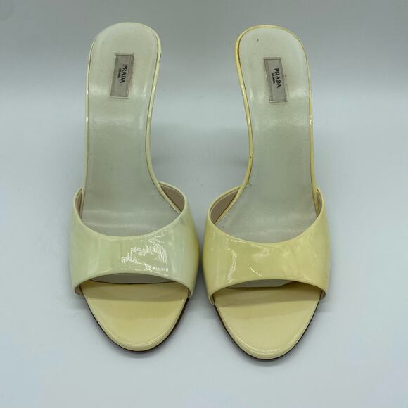 VTG Prada Women size 37/6.5 Cream Strappy Stiletto Patent Leather Peep Toe Heels - Picture 2 of 10